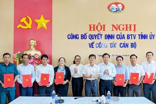 Bổ sung 7 đồng chí tham gia Ban Chấp hành Đảng bộ xã Giồng Riềng