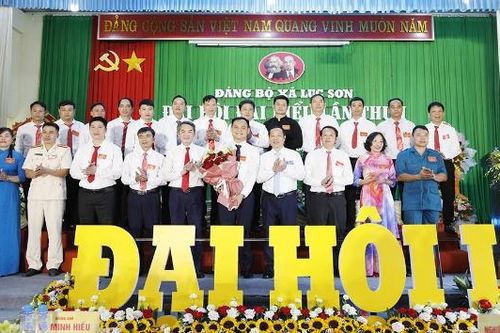 Đẩy mạnh phát triển kinh tế - xã hội, xây dựng xã Lục Sơn văn minh, giàu đẹp