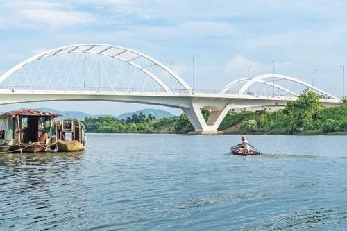 Sông quê đôi bờ vẫy gọi