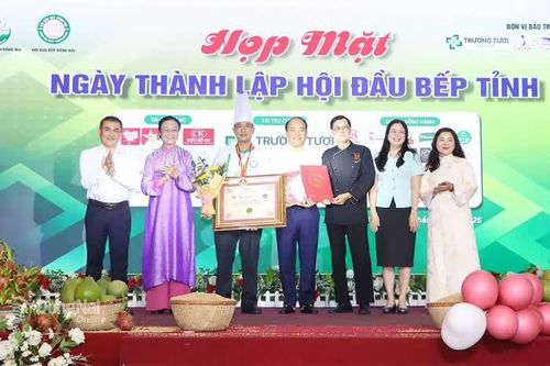 Đồng Nai xác lập kỷ lục món xôi chiên phồng hạt điều lớn nhất Việt Nam