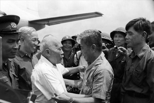 Nhà lãnh đạo mẫu mực, người cộng sản kiên trung