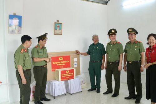 Chăm lo đời sống, vun đắp niềm tin