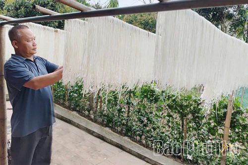 Đưa mì gạo làng Vai bay xa