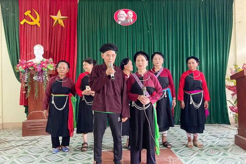 Giữ gìn bản sắc văn hóa dân tộc Cao Lan
