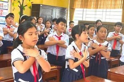 Lồng ghép nội dung giáo dục quốc phòng và an ninh trong trường học