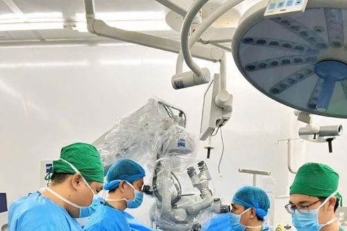 Bác sĩ Việt Nam phục hồi vận động cho thanh niên Hàn Quốc liệt tứ chi do tai nạn