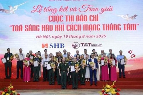 Tổng kết, trao giải Cuộc thi báo chí 'Tỏa sáng hào khí cách mạng tháng Tám'