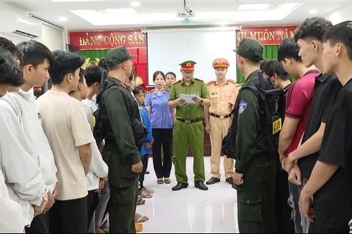 Khởi tố 21 đối tượng đua xe, lạng lách, đánh võng, dàn hàng ngang trên đường…