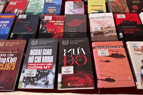 Sáng tác nghệ thuật về đề tài chiến tranh cách mạng