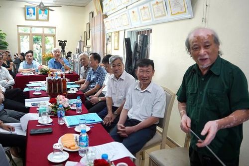 Đoàn công tác Giải thưởng Nhân tài Đất Việt 2025 khảo sát công trình máy tinh lọc mật ong tại Thanh Hóa