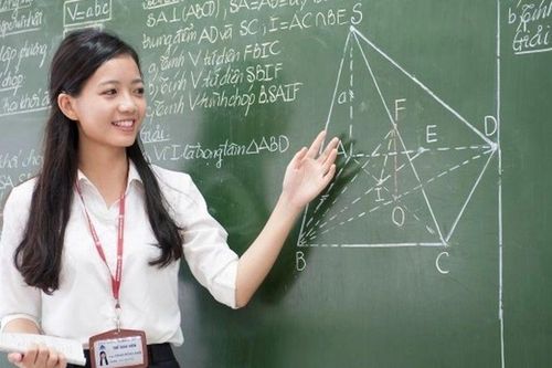 Tăng phụ cấp lên ít nhất 1,1 lần và cao nhất là 1,83 lần kể từ năm 2026 cho đội ngũ Hiệu trưởng trường Tiểu học khi tính phụ cấp chức vụ lãnh đạo theo đề xuất tại Dự thảo Nghị định ra sao?