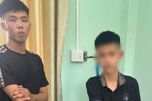 Công an tuần tra bắt 2 đối tượng mang theo 2 con dao đi trộm cắp tài sản