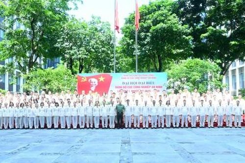 Thứ trưởng Lê Văn Tuyến dự Đại hội Đảng bộ Cục Công nghiệp an ninh