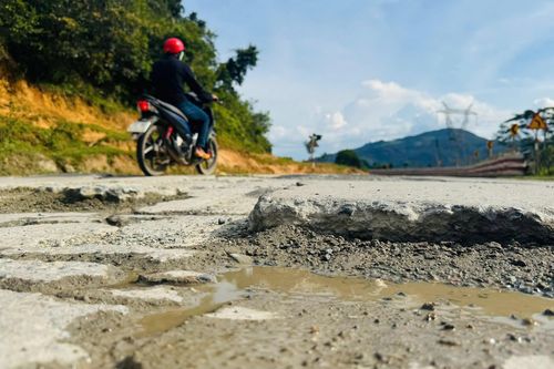 Những 'cái bẫy' rình rập người đi đường trên đèo Lò Xo