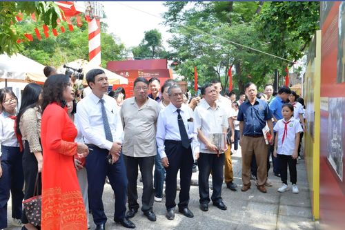 Khai mạc trưng bày chuyên đề 'Cổ Loa – Truyền thống và cách mạng'