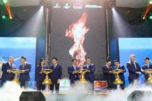 Đón dòng dầu đầu tiên từ dự án phát triển mỏ Kình Ngư Trắng - Kình Ngư Trắng Nam