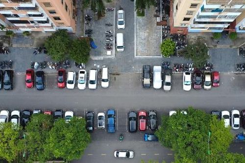 Hà Nội: Bãi xe không phép 'cát cứ' sân chung cư, thách thức pháp luật ở phường Yên Hòa