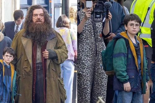 Harry Potter hé lộ cảnh quay đầu tiên và bí mật về chiều cao khủng của bác Hagrid