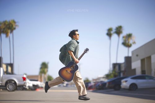 Bất ngờ với tài năng của nghệ sĩ trẻ 10x Nguyen Tran - con trai guitarist Tuấn Hùng
