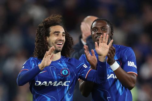 Chelsea thu bộn tiền từ bán cầu thủ