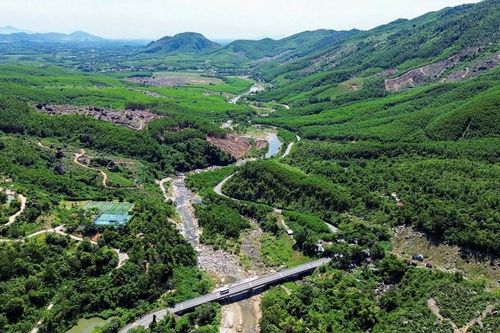 Toàn cảnh vị trí quy hoạch khu du lịch sinh thái dọc Quốc lộ 14G