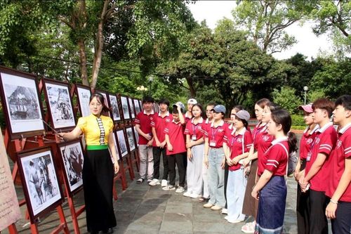 Triển lãm 'Mùa Thu độc lập' khơi dậy niềm tự hào dân tộc