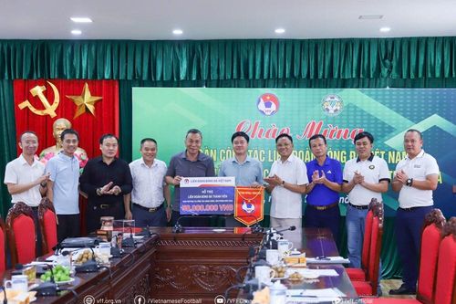 Thúc đẩy sự phát triển bền vững của bóng đá nước nhà