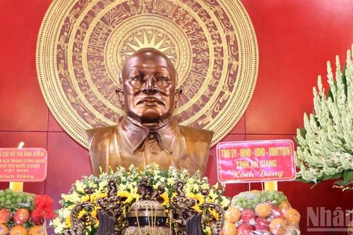 Đổi thay trên quê hương Bác Tôn
