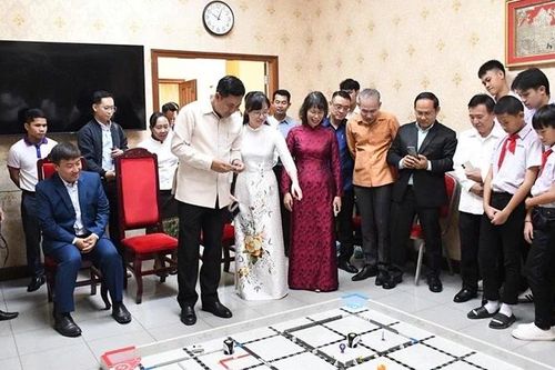 Thúc đẩy hỗ trợ giáo dục STEM và Robotics cho các tỉnh Nam Lào