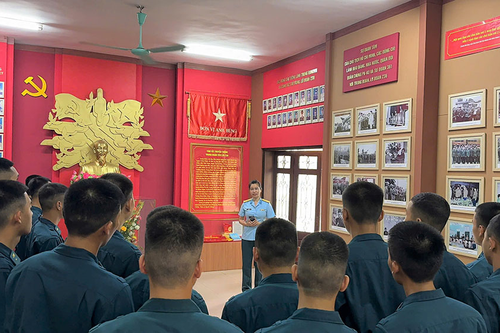 Ươm mầm lý tưởng