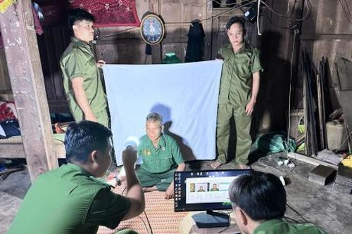 Xã biên giới A Vương, thành phố Đà Nẵng hoàn thành triển khai cấp đổi thẻ đảng viên trên địa bàn