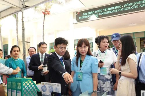 Trường Đại học đề xuất giải pháp phát triển bền vững lĩnh vực sinh học và nông nghiệp