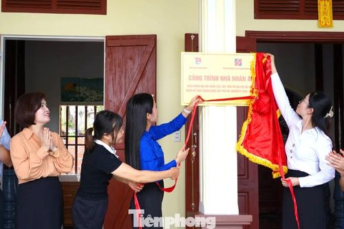 Tỉnh Đoàn Quảng Ninh gắn biển 'Nhà nhân ái', lan tỏa phong trào 'Bình dân học vụ số'