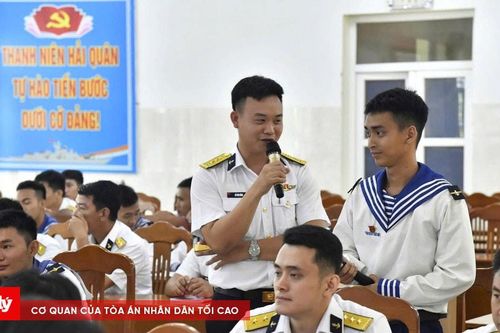 Đổi mới công tác giáo dục pháp luật ở Lữ đoàn 'tia chớp'