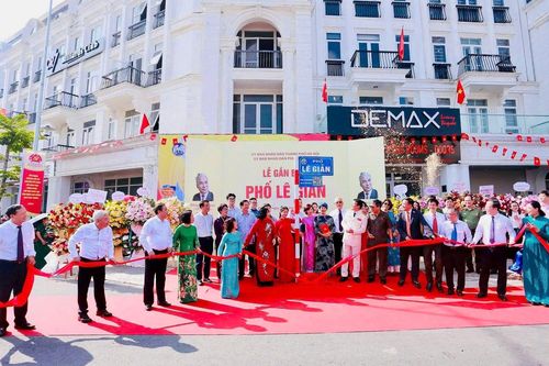 Hà Nội: Gắn biển tên phố Lê Giản và Bạch Thành Phong