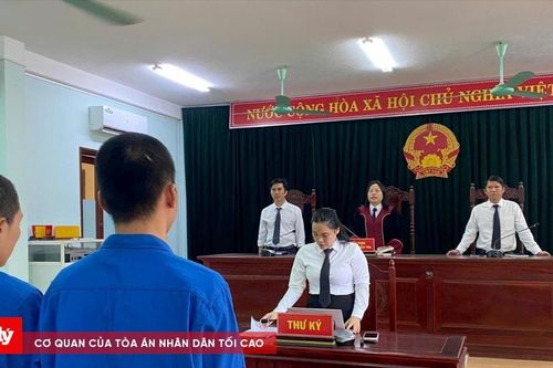 Vờ hỏi 'mượn điện thoại' để cướp giật tài sản