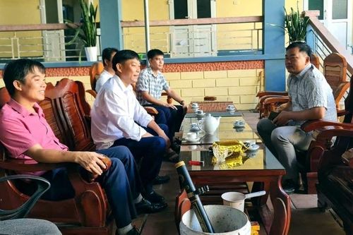 Nhiều thạc sĩ miền xuôi tình nguyện 'băng rừng' lên xã miền núi làm việc