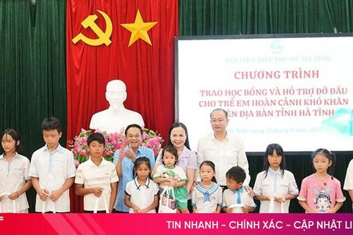 Gần 70 phần quà trao tặng trẻ em gặp hoàn cảnh khó khăn
