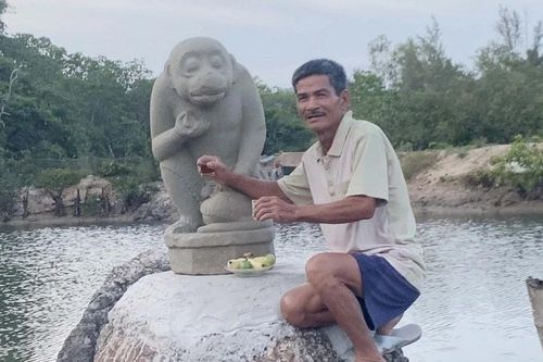 Tiếp nhận cổ vật thời kỳ văn hóa Champa do người dân hiến tặng
