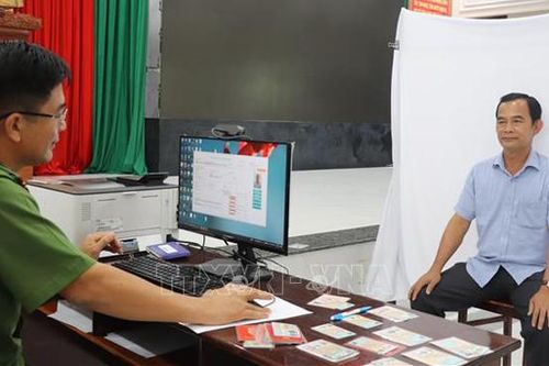 Nhiều sáng kiến trong triển khai cấp, đổi thẻ đảng viên