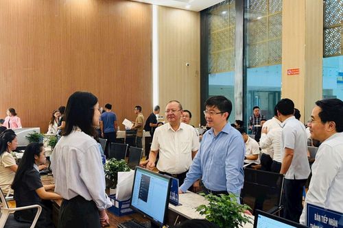 Hà Nội kiến nghị bỏ bớt thủ tục chứng thực để giảm phiền hà cho người dân