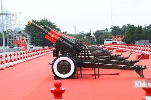Dàn pháo tập kết tại Mỹ Đình chuẩn bị luyện tập chào mừng Quốc khánh 2/9