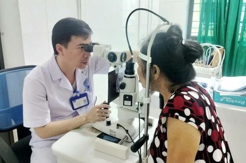 Người phụ nữ 61 tuổi bỏng mắt vì loại hạt quen thuộc