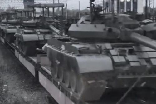 Thiếu hụt trầm trọng T-72 và T-80, Nga buộc phải đưa 'cựu binh' T-62 đến Ukraine