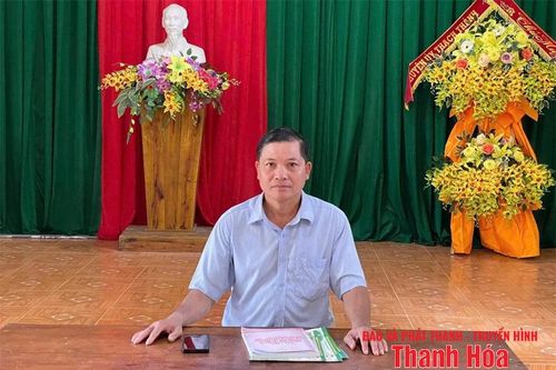 Bí thư chi bộ thôn tích cực vận động Nhân dân xây dựng nông thôn mới