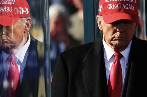 Tổng thống Trump tuyên bố sẽ không phê duyệt các dự án điện gió và mặt trời