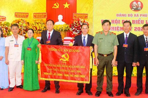 Xây dựng và phát triển Phú Hòa trở thành đô thị văn minh, hiện đại