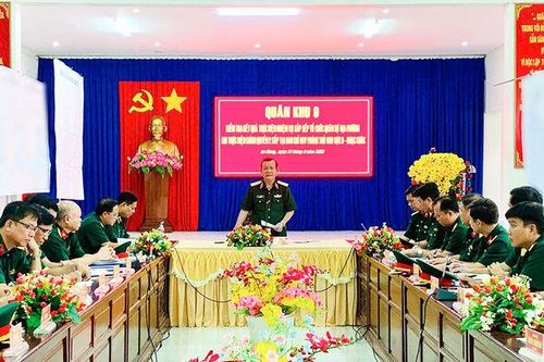 Chính ủy Quân khu 9 Hồ Văn Thái kiểm tra tại An Giang