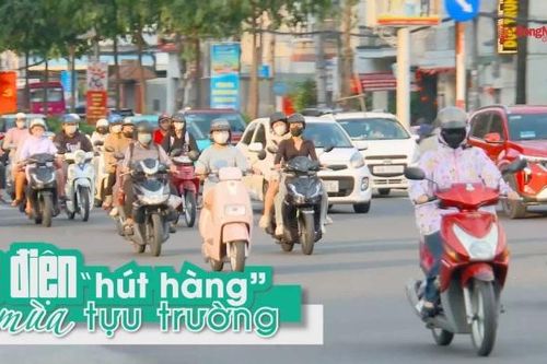 Xe điện 'hút hàng' mùa tựu trường