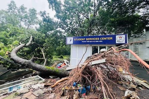 Hơn 1.000 sinh viên phải nghỉ học vì trường bị ngập nước sau cơn mưa lớn